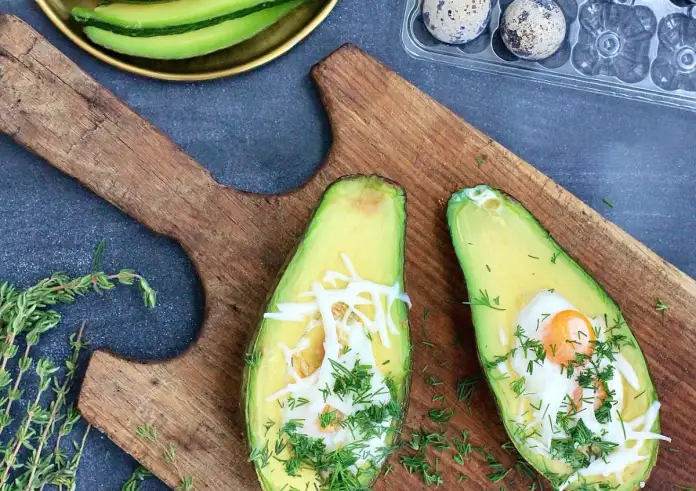 Γεμιστό αβοκάντο στον φούρνο - Συγκλονιστικό και υγιεινό brunch