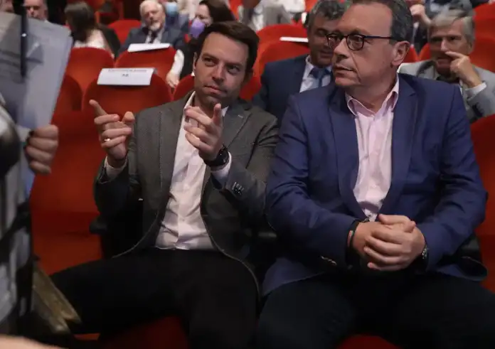 Δημοσκόπηση Metron Analysis: Ξεκάθαρη πρωτιά ΝΔ σε εννιακομματική βουλή με Κασσελάκη και Λατινοπούλου – Δημοφιλέστερος ο Φάμελλος