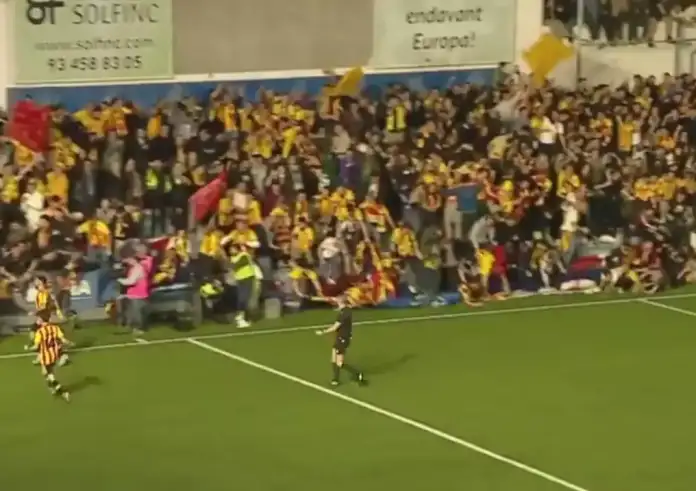 Τρομακτική κατάρρευση κερκίδας με οπαδούς σε αγώνα στην Ισπανία