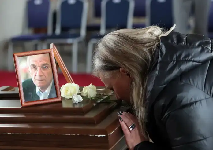 Το τελευταίο αντίο στον Γιάννη Μπουτάρη – Σε λαϊκό προσκύνημα η σορός του, το μεσημέρι η πολιτική κηδεία