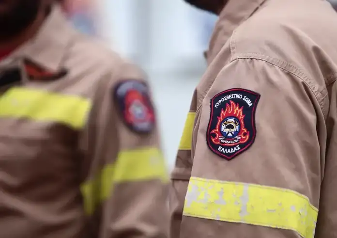 Πυροσβέστες εντόπισαν σορό ηλικιωμένου σε αυτοκίνητο που πήρε φωτιά