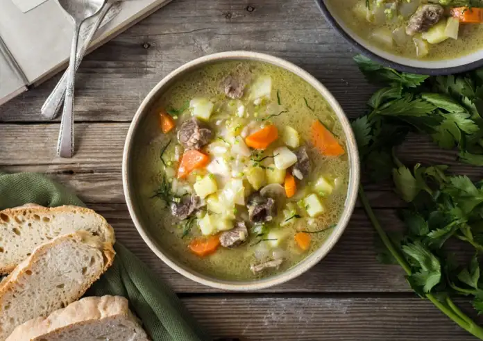 Θρεπτική σούπα με μοσχάρι και λαχανικά