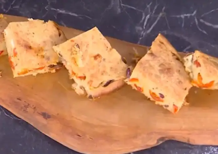 Πανεύκολη ζυμαρόπιτα του Δημήτρη Σκραμούτσου – Γίνεται χωρίς μίξερ σε 5 λεπτά