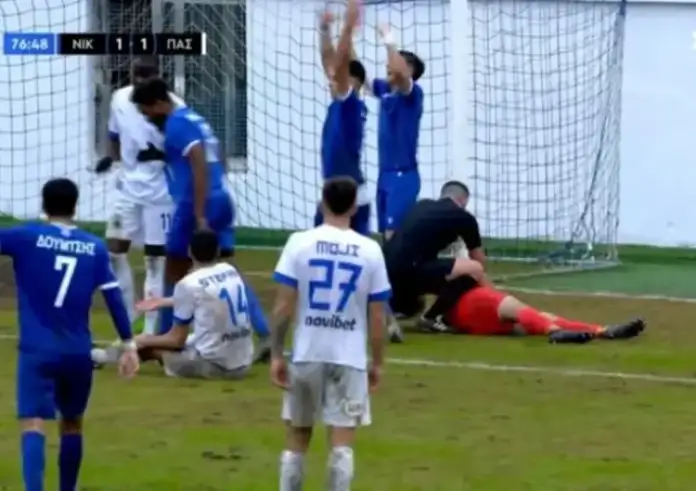 Πάγωσαν στο Νίκη Βόλου – ΠΑΣ Γιάννινα: Έπεσε αναίσθητος ο Τσέλιος, έφυγε με ασθενοφόρο