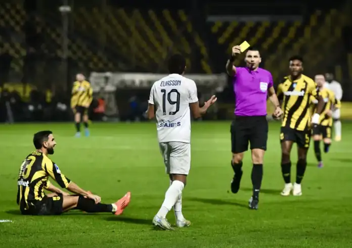 ΑΕΚ: Οι κίτρινες κάρτες του διαιτητή Φωτιά και η ανησυχία στην Ένωση για απουσίες στο Κύπελλο Ελλάδας