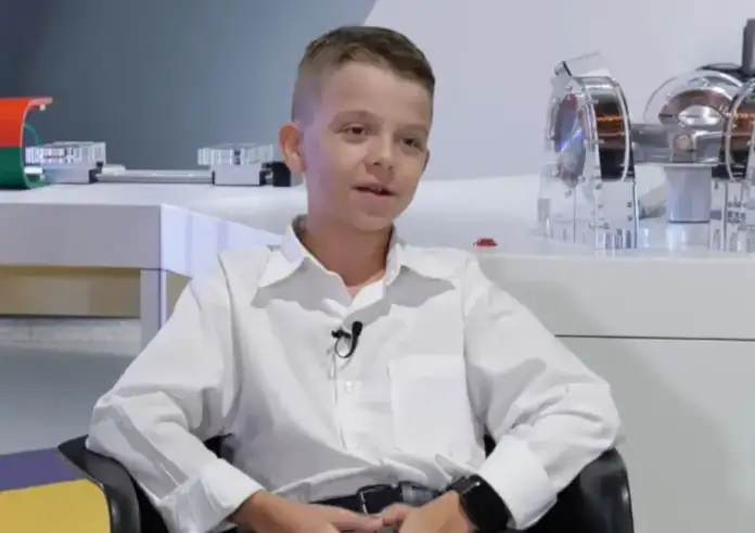 Μαθητής Γυμνασίου διακρίθηκε στην Αστροφυσική: «Τα παιδιά χάνουν τον προσανατολισμό τους, ασχολούνται μόνο με likes»