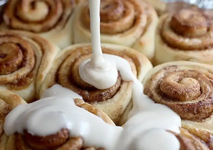 Εύκολη συνταγή για τα αγαπημένα cinnamon rolls