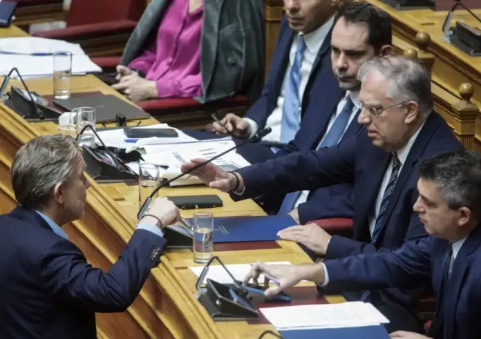 Ακούστηκαν γαλλικά στη συζήτηση του προϋπολογισμού στη Βουλή