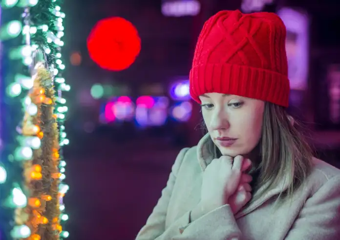 Πώς να διαχειριστείς τη μοναξιά την παραμονή της Πρωτοχρονιάς