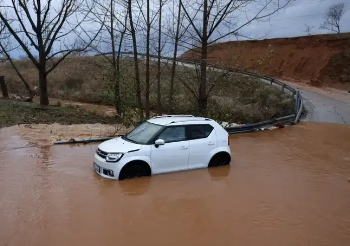 Κακοκαιρία Bora: Βιβλικές καταστροφές σε Λήμνο και Ρόδο – Δύο νεκροί από τη φονική κακοκαιρία