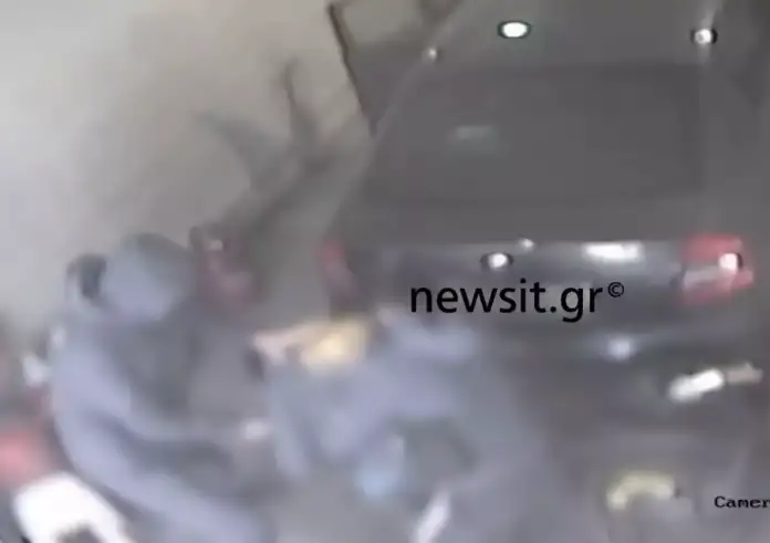 Θεσσαλονίκη: Άγρια επίθεση σε υπάλληλο βενζινάδικου που φορούσε ζακέτα του Άρη – Βίντεο ντοκουμέντο