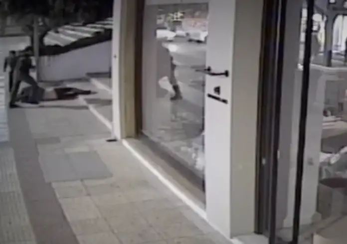 Να καλέσω ασθενοφόρο ή θα πεθάνεις μόνος σου – Ψόφα: Σοκαριστικό βίντεο