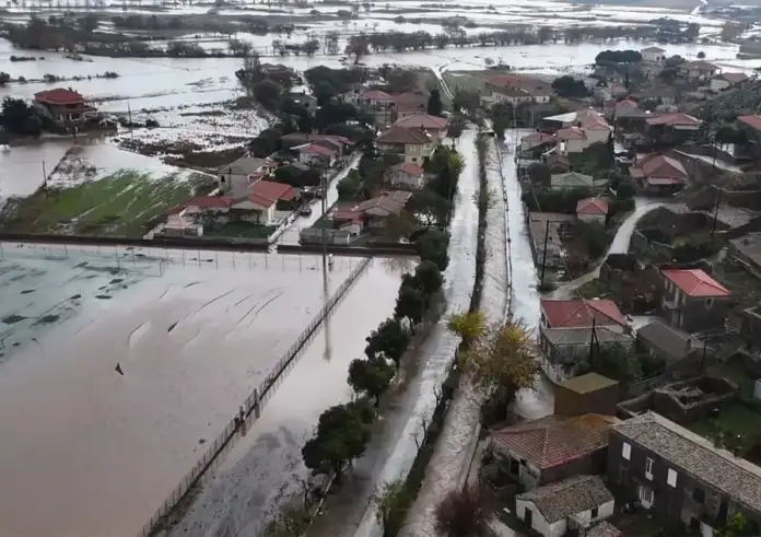 Τρομάξαμε, όλα έγιναν σε 10 λεπτά: Εικόνες καταστροφές από το φονικό πέρασμα της κακοκαιρίας από τη Λήμνο
