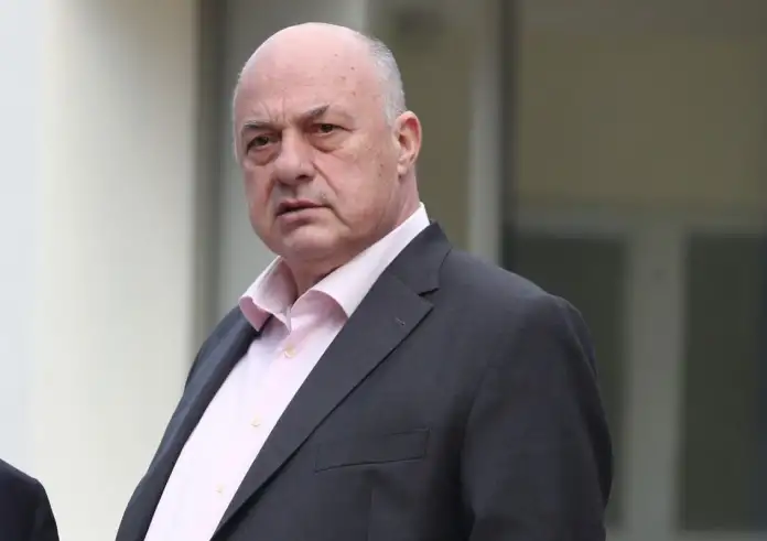 Αχιλλέας Μπέος: Τον ψάχνει η αστυνομία για να περάσει από αυτόφωρο - Οι απειλές και η απάντησή του