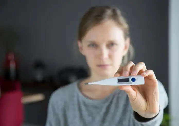 Πέντε τρόποι για να μειώσεις τον πυρετό σου