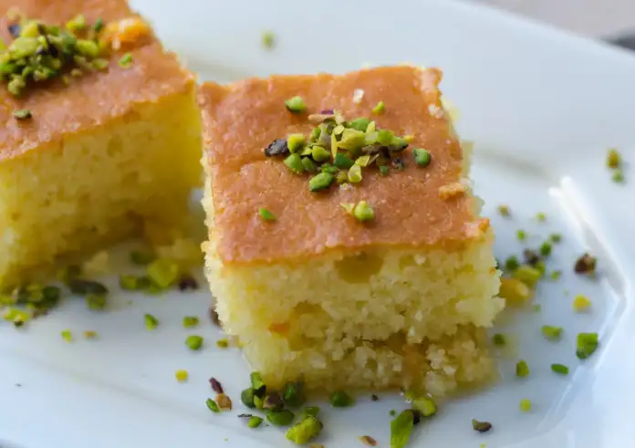 Συνταγή για ραβανί με 3 υλικά - Χωρίς αλεύρι και αυγά