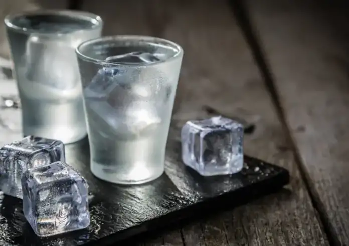 Στο νοσοκομείο 13χρονη λόγω μέθης στο Ηράκλειο – Συνελήφθη ιδιοκτήτης σούπερ μάρκετ