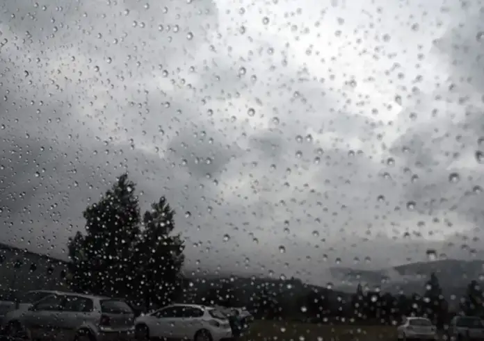 Τοπικές βροχές και άνοδος της θερμοκρασίας την Παρασκευή – Αναλυτική πρόγνωση από το Meteo