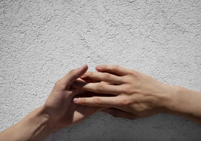 Τα σημάδια κακής υγείας που φανερώνουν τα χέρια