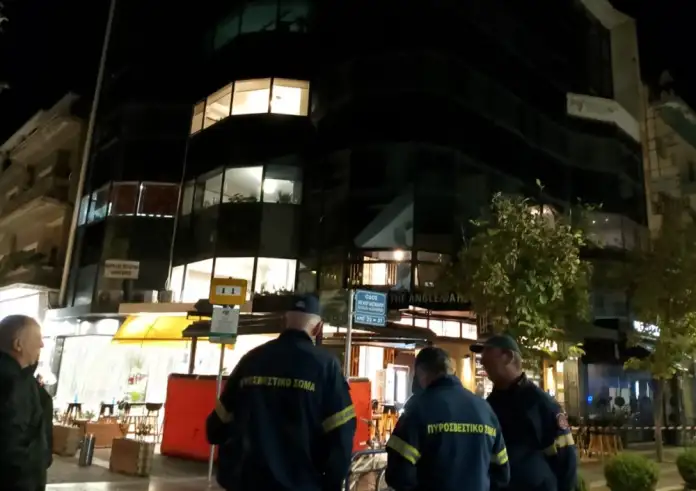 Λάρισα: Κατέβηκε ο άνδρας που απειλούσε να αυτοκτονήσει