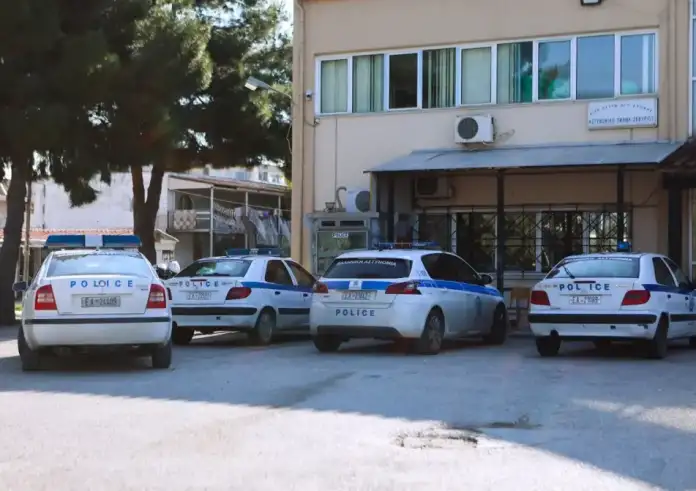 Καταγγελία αστυνομικών: Κλειστά μετά τις 10μ.μ. τα 13 από τα 15 Τμήματα της Δυτικής Αττικής