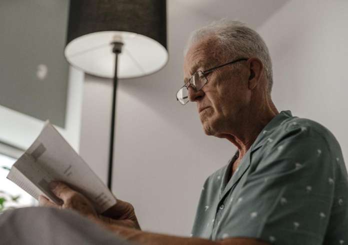 Τι αρχίζει να ξεχνά ένα άτομο στην αρχή πριν εκδηλώσει τη νόσο Αλτσχάιμερ;