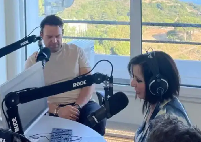 Στέφανος Κασσελάκης: Ένταση στον ραδιοφωνικό αέρα κατά τη συνέντευξή του στην Ρόδο – Αποχώρησε από το στούντιο