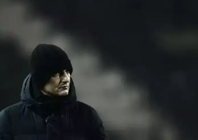 Βαριά καμπάνα σε Λουτσέσκου: Τέσσερις μήνες εκτός γηπέδων