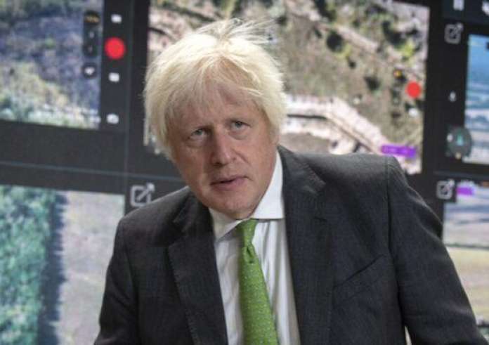 Μπορις Τζονσον: Σκοτώνεται ο κορονοϊός με πιστολάκι για μαλλιά;