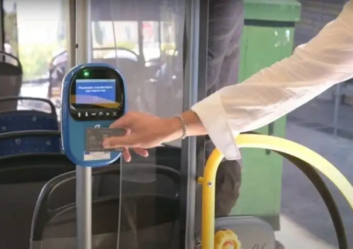 Νέα εποχή για τα ΜΜΜ της Αθήνας: Χωρίς χάρτινο εισιτήριο οι μετακινήσεις – Πώς θα πληρώνουμε