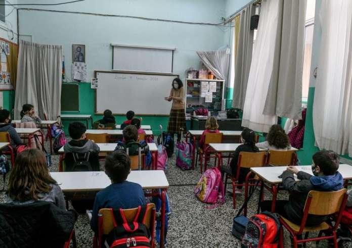 Νέο μέτωπο υπουργείου Παιδείας - εκπαιδευτικών: Ποινές και πρόστιμα σε όσους αρνούνται την αξιολόγηση