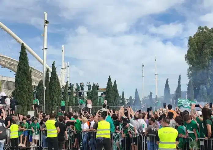 LIVE η φιέστα του Παναθηναϊκού: Η άφιξη των πρωταθλητών Ευρώπης στο ΟΑΚΑ