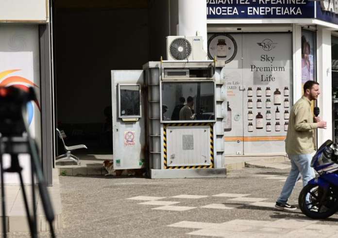 Άγιοι Ανάργυροι: Καρατομήθηκε ο διοικητής του ΑΤ, ποινικές ευθύνες και στον αστυνομικό που μίλησε με την 28χρονη