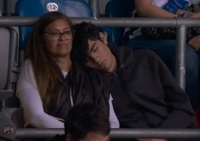 Εuro 2024: Οπαδός αποκοιμήθηκε στην διάρκεια του αγώνα Αγγλία – Ελβετία