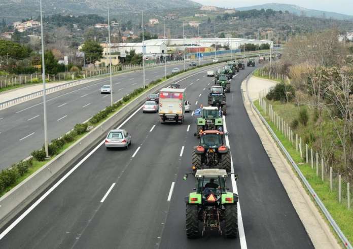 Λάρισα: Συνεχίζονται οι κινητοποιήσεις των αγροτών – Αύριο το μεσημέρι σύσκεψη στη Νίκαια