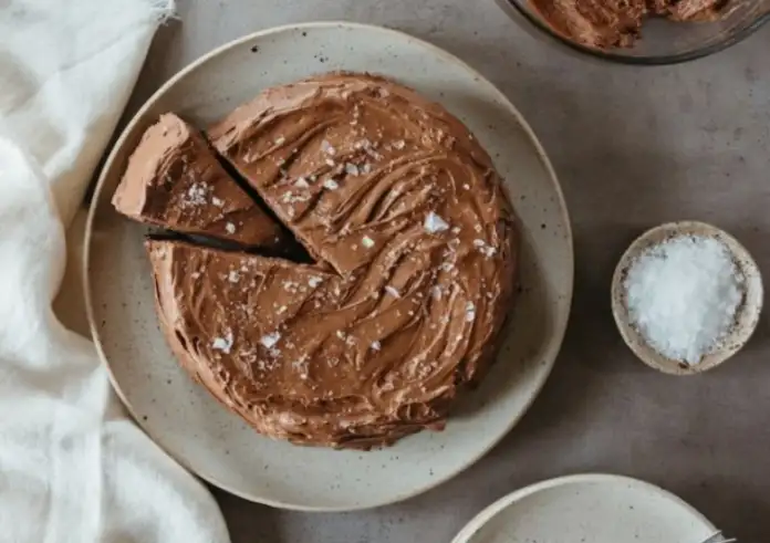 Αλατισμένο κέικ σοκολάτας χωρίς γλουτένη