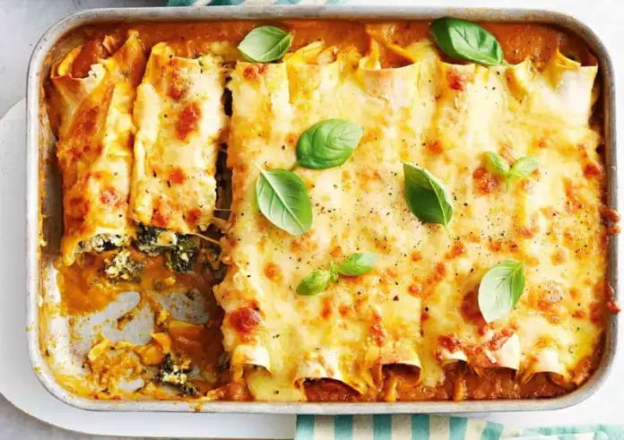 Πεντανόστιμα κανελόνια γεμιστά με ντοματίνια και μοτσαρέλα