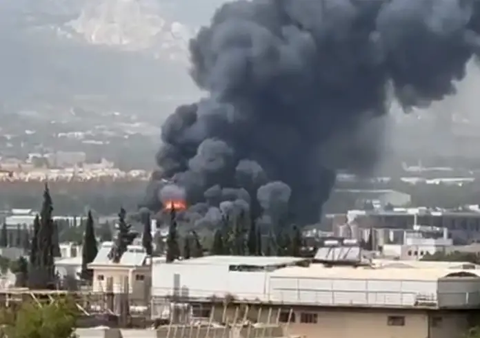 Κηφισιά: Κόλαση φωτιάς μετά από έκρηξη σε εργοστάσιο του συζύγου της πρώην υπουργού