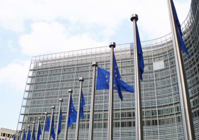 Κομισιόν: Συστάσεις στην Ελλάδα για την βελτίωση του κράτους δικαίου