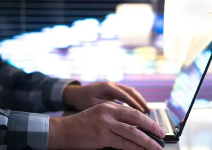 Τι συμβαίνει στον οργανισμό αν εκτίθεστε σε φως μετά τις 12:30 το βράδυ