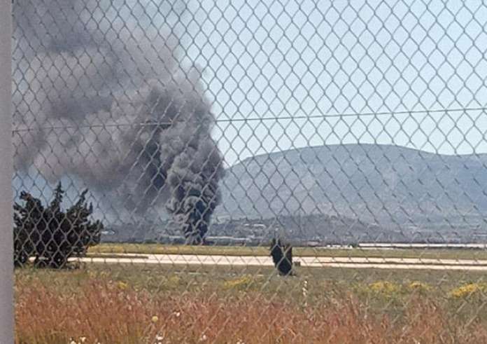 Σπάτα: Έσβησε η φωτιά που είχε ξεσπάσει κοντά στο «Ελευθέριος Βενιζέλος»