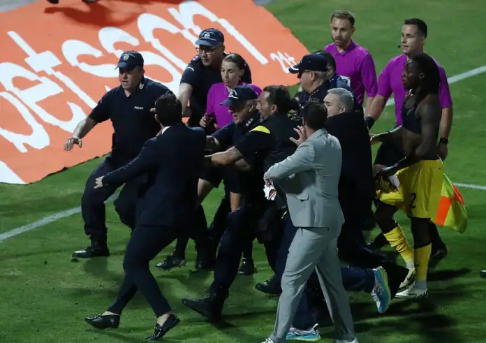 Καρυπίδης: Η ξεφτίλα σας δεν έχει όρια. ΠΑΕ Άρης: Ντροπή