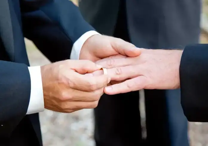 Γάμος ομόφυλων ζευγαριών: Ο Μητσοτάκης έδωσε διέξοδο στους διαφωνούντες βουλευτές του «δείχνοντας» τον δρόμο της αποχής