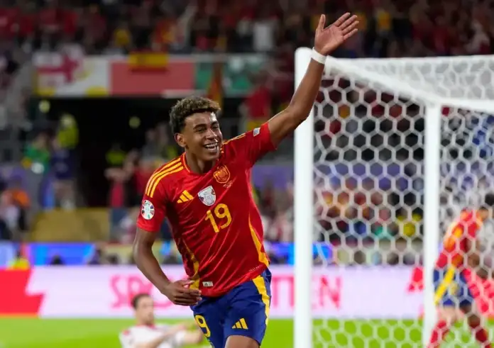 Euro 2024: Ρεκόρ 66 ετών του Πελέ έσπασε ο Γιαμάλ στο Ισπανία – Γαλλία και το γιόρτασε με γκολάρα