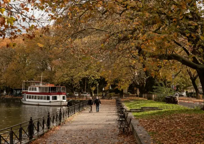 Οι καλύτερες πόλεις για να ζήσεις μακριά από την Αθήνα, σύμφωνα με το Reddit