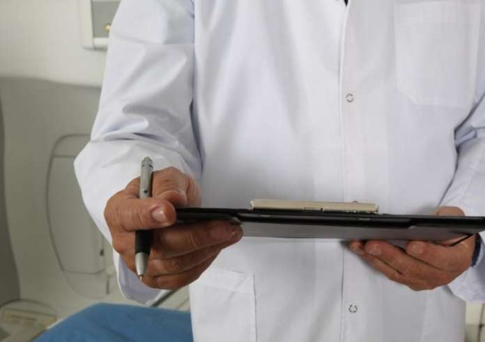 Ιπποκράτειο: Γιατρός συνελήφθη με «φακελάκι» – Τι αποκάλυψε η σύζυγος ασθενούς