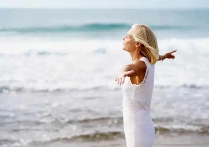 Πώς αλλάζουν οι ορμόνες σου σε κάθε δεκαετία της ζωής