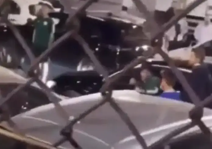 Έντονο φραστικό επεισόδιο Ιωαννίδη με οπαδό: «Εγώ δεν τιμάω το τριφύλλι, που παίζω με έξι ενέσεις;»