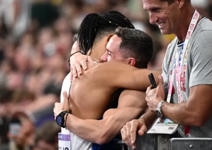 Ολυμπιακοί Αγώνες, Εμμανουήλ Καραλής: Τα δάκρυα και η μεγάλη αγκαλιά με τον Λευτέρη Πετρούνια