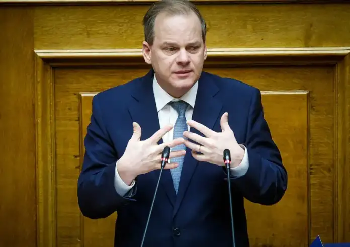 'Όταν ο Κώστας Καραμανλής διαφήμιζε το μεγαλύτερο πρόγραμμα σιδηροδρομικών έργων στην ιστορία της χώρας